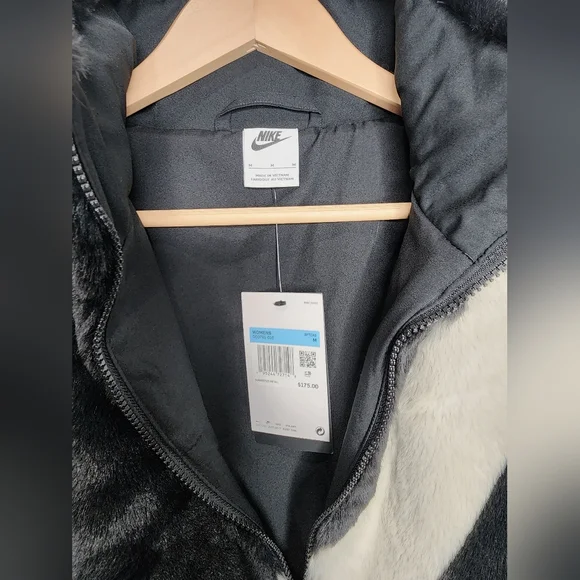 Nike Sportswear Faux Fur Jacket Black Full Zip Women’s Medium - Picture 15 of 16